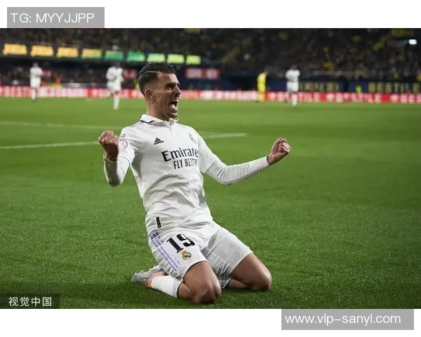 黄潜球员怒斥裁判判罚维尼修斯跳跃行为质疑红牌不公正