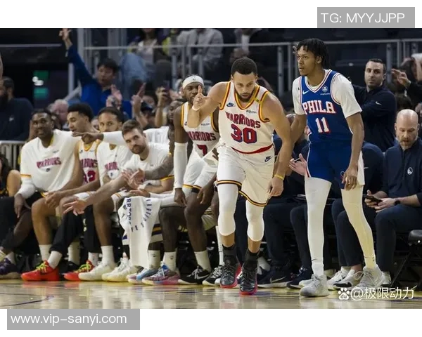 亚当斯替补出战12分钟表现神勇四投全中贡献8分2板2助