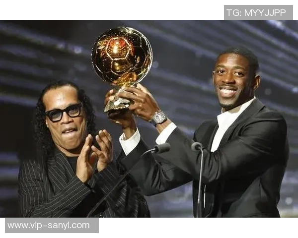 登贝莱荣归故里为家乡埃夫勒捧回金球奖杯引发热烈庆祝