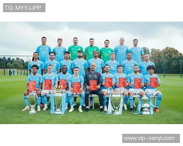 曼城新赛季全家福展现团结精神瓜帅领衔福登与B席并肩作战