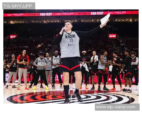 克林根谈与杨瀚森默契配合每日争抢篮板共同提升技艺