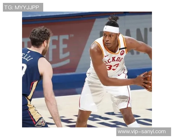 火箭客战鹈鹕登机照曝光KD羽绒服气质出众电风扇随队征战