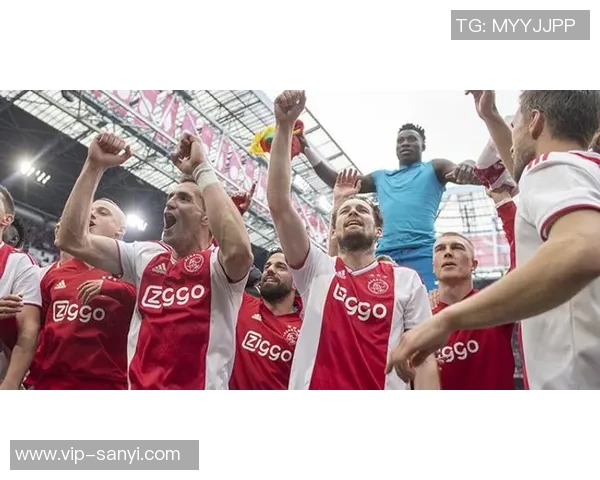 阿贾克斯荷甲表现强劲却在欧冠遭遇惨败排名倒数第二