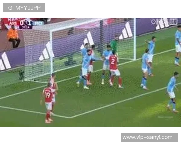 约克雷斯与前女友共度周末情感纠葛引发异国恋期待