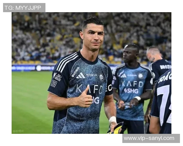 C罗传中意外反弹安吉洛破门胜利队在第30分钟成功扳平比分