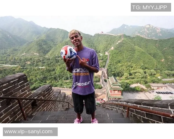 亚马尔社交媒体分享诺坎普夕阳美景预示着一个难忘的夜晚即将开启 亚马尔社交媒体分享诺坎普夕阳美景预示着一个难忘的夜晚即将开启