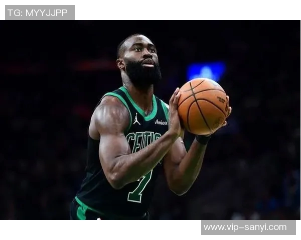 杰伦布朗昨日狂砍40分今日客场对阵鹈鹕出战存疑引发关注 杰伦布朗昨日狂砍40分今日客场对阵鹈鹕出战存疑引发关注