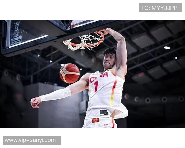 曾凡博半场替补表现抢眼3分6秒内完成1次抢断与2次犯规 曾凡博半场替补表现抢眼3分6秒内完成1次抢断与2次犯规