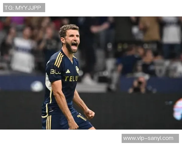 36岁穆勒加盟温哥华白浪表现惊艳12场贡献9球4助力队成功晋级总决赛 36岁穆勒加盟温哥华白浪表现惊艳12场贡献9球4助力队成功晋级总决赛