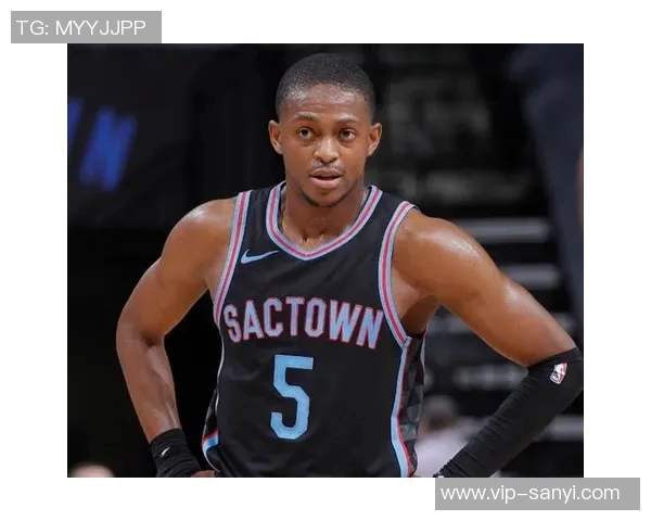 卡斯尔谈三后卫阵容福克斯哈珀球商高助球队发展 卡斯尔谈三后卫阵容福克斯哈珀球商高助球队发展