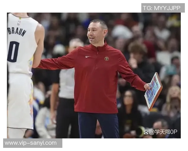 阿德尔曼强调球员需积极发声领导不仅要以身作则还要引领团队